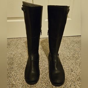 The NorthFace Camryn boots